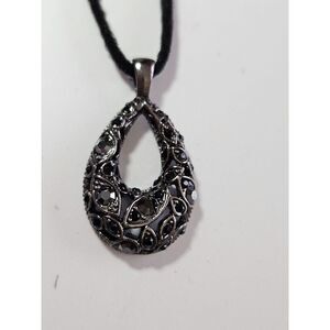 Lia Sophia "Mon Cheri" cut crystals necklace 16-19"